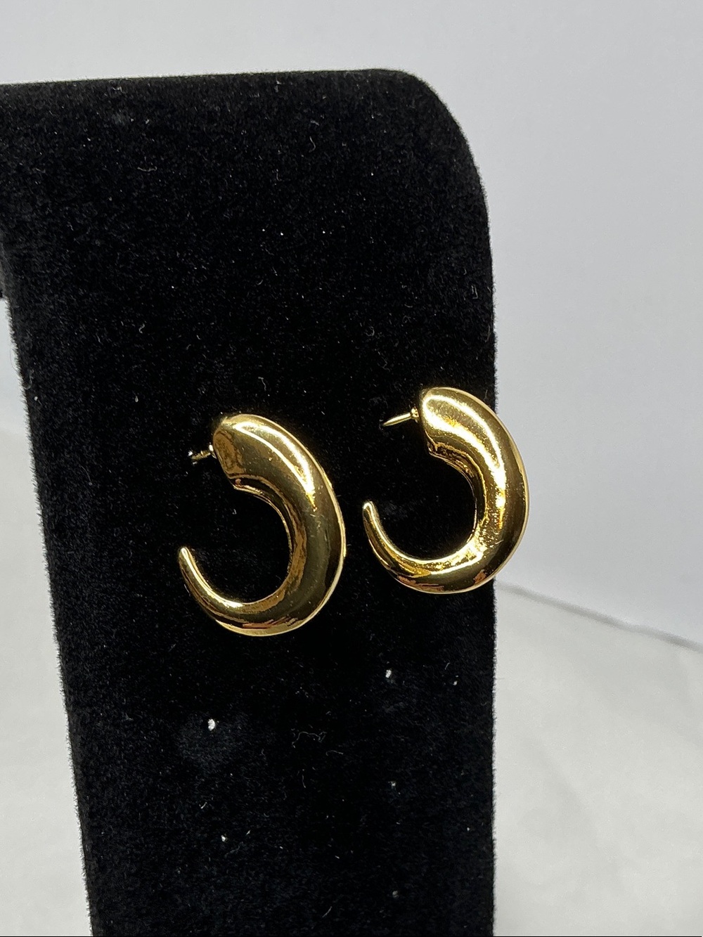 Gold tone (Stainless steel)Chunky Crescent Hoop Earrings - Women fashion Jewelry